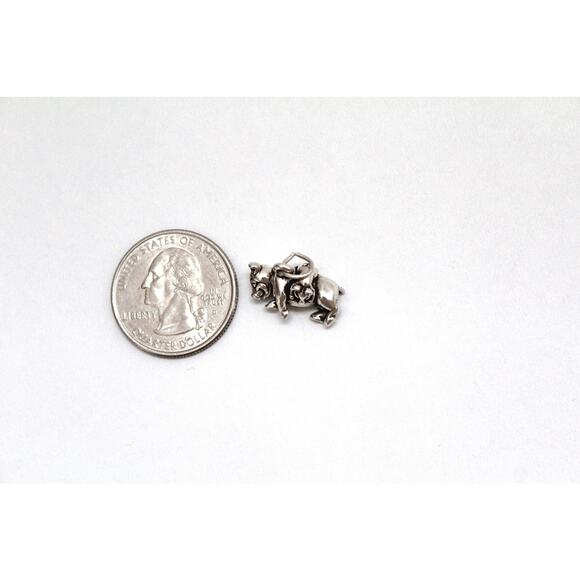 Sterling Silver Adorable Pig with Piglet Charm - Picture 5 of 6
